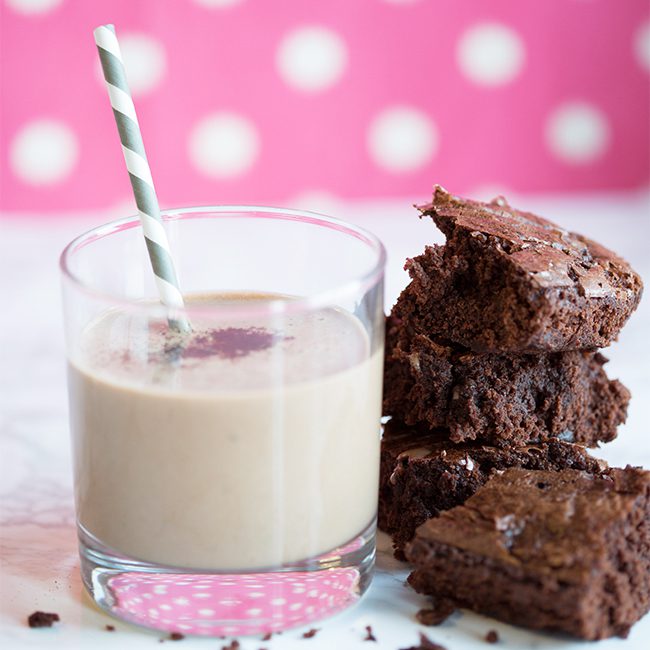 Brownie Batter Chocolate Smoothie Recipe with brownies next to it