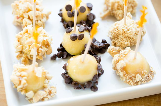 mini caramel apples with toppings