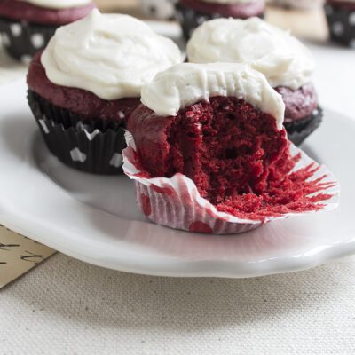 Easy Low-Calorie Mini Red Velvet Cupcakes