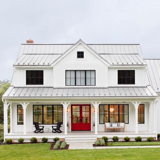 12 Beautiful White Modern Farmhouse Exteriors