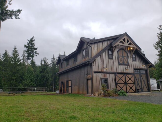 10 Stunning Barndominium Exteriors