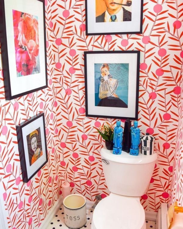 Pink wallpaper bathroom 