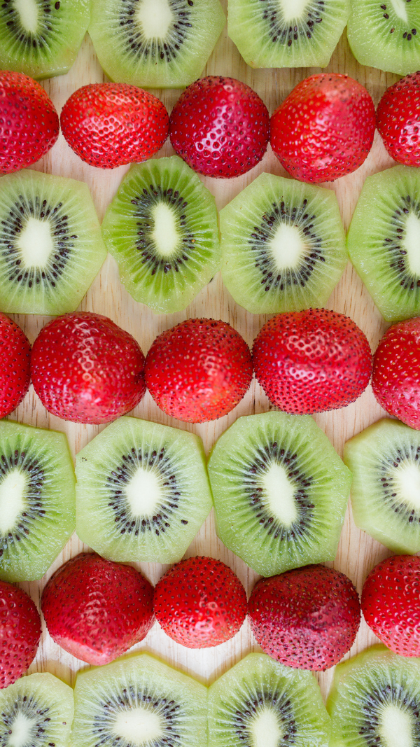 Strawberry Kiwi Detox Water