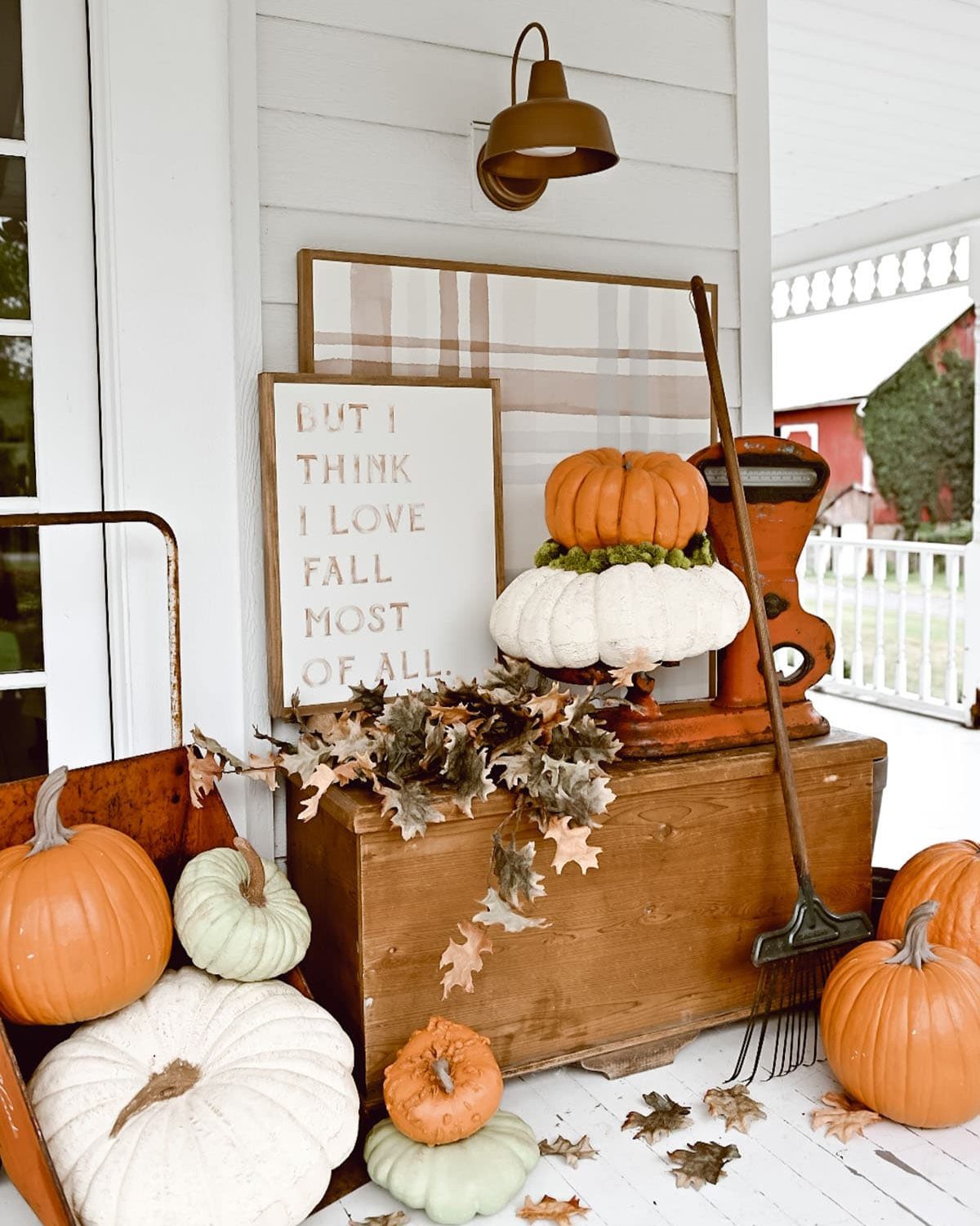 Antique Fall Halloween Porch Idea