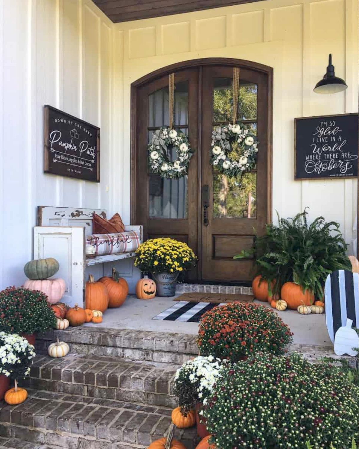 Cute Fall Halloween Front Porch Ideas