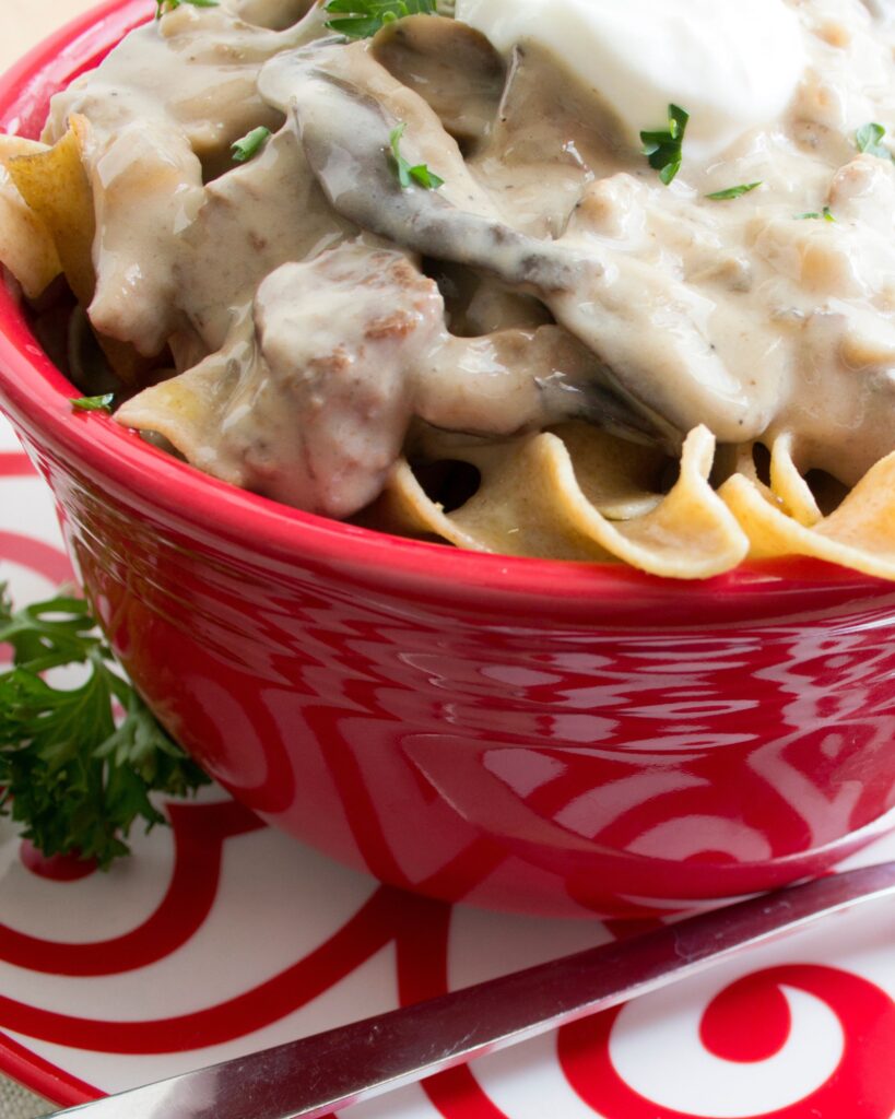 easy slow cooker beef stroganoff recipe